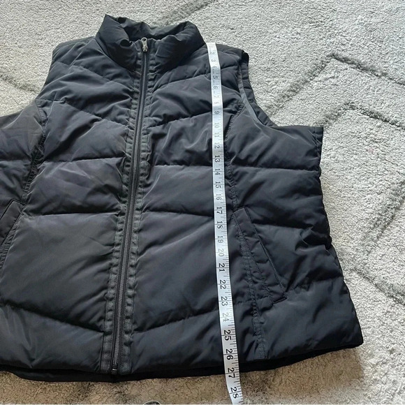 Lands End black puffer vest winter down filled feathers  2X - Picture 8 of 9